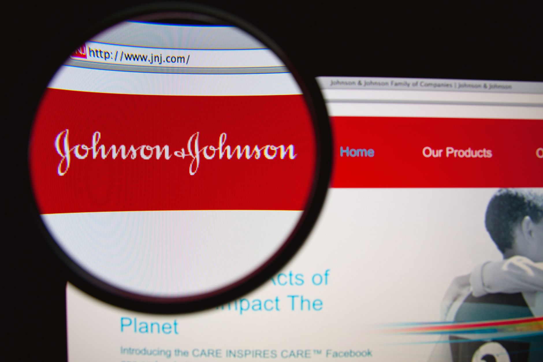 Johnson & Johnson купува производител на медицински изделия за $13,1 млрд. 