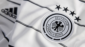 Забраниха на германските футболни фенове да купуват екипи с номер 44 заради нацистка символика