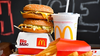 Гигантът за бързо хранене McDonald s ще изкупи обратно всички свои