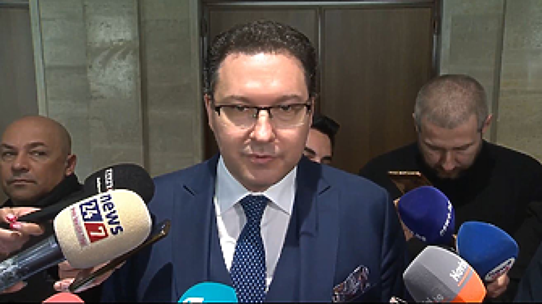 Даниел Митов оттегли с писмо до Главчев номинацията си за служебен външен министър