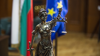 Приемането на три закона ни дели от Еврозоната