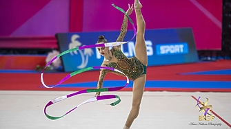 България отново триумфира в художествената гимнастика  Боряна Калейн спечели титлата в