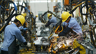 Икономиката на Китай през първото тримесечие нарасна по бързо от очакваното