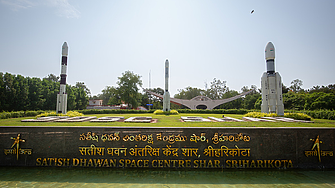 Индия облекчава правилата за чужди инвестиции в космическия сектор преди визита на Мъск