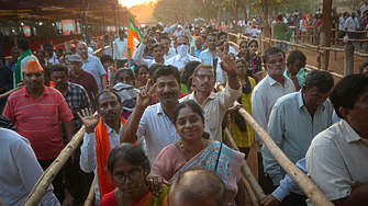 Милиони индийци започнаха да днес гласуват на шестседмични избори които
