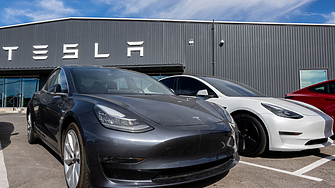 Американският производител на електрически превозни средства Tesla понижи цените на