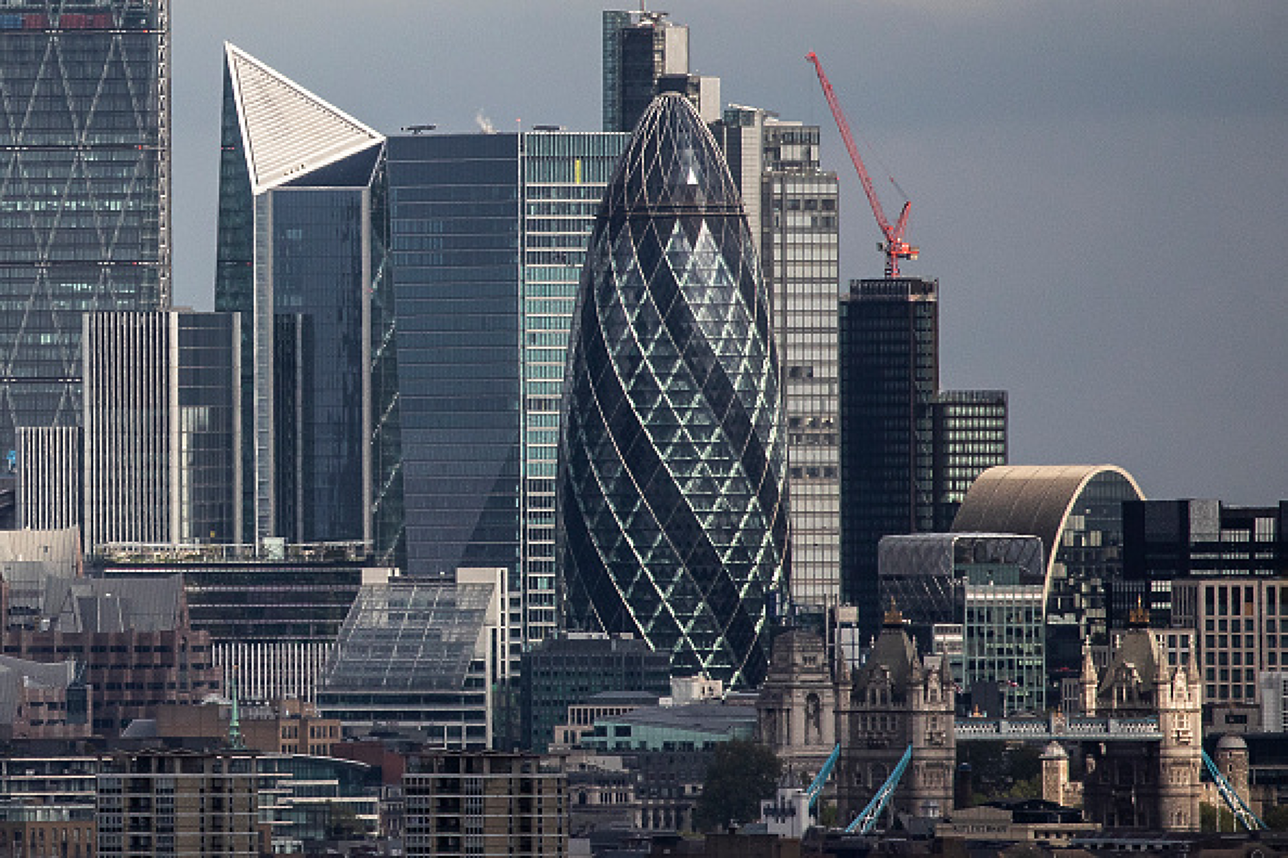 Лондонското сити алармира за двоен спад на инвестициите във финансовия сектор