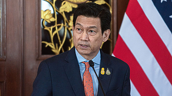 Тайландският министър на външните работи Парнпри Бахидда Нукара подаде оставка след