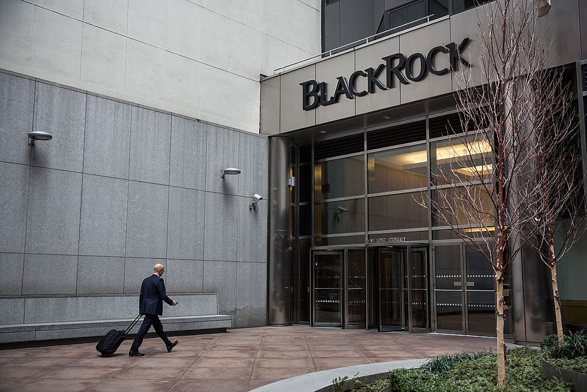 BlackRock отваря саудитска инвестиционна фирма, суверенният фонд на страната влага 5 млрд. долара в нея