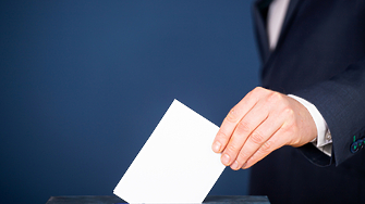 Коалиция Левицата регистрира в Централата избирателна комисия листата си за изборите