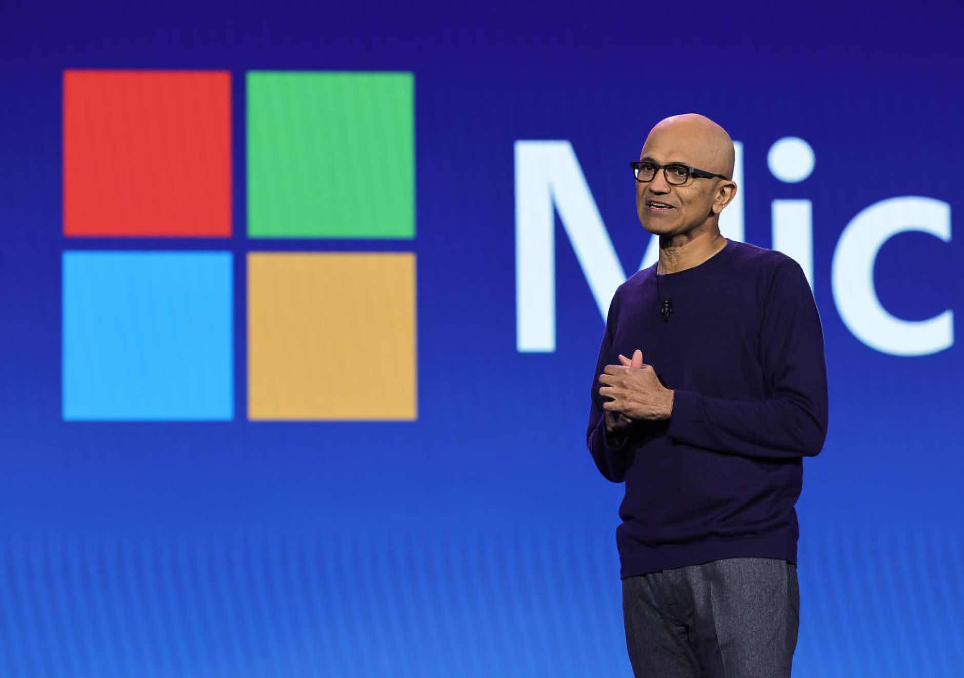 Microsoft ще инвестира 2,2 млрд. долара в облачни и ИИ услуги в Малайзия