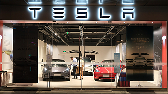 Американската автомобилостроителна компания Tesla е продала миналия месец 62 167 автомобила