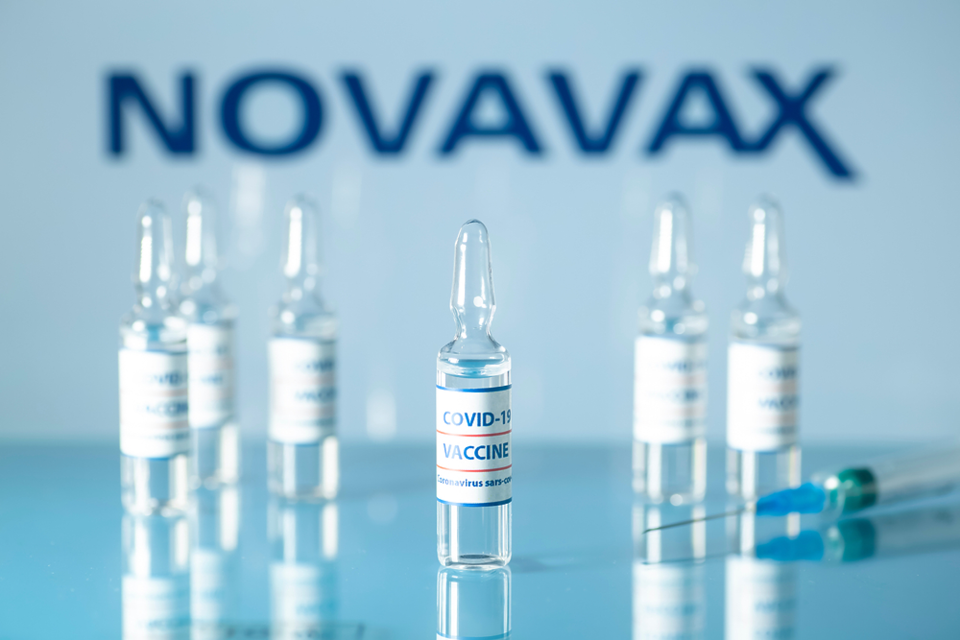 Novavax постигна спасителна сделка със Sanofi за сovid ваксината си