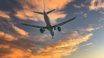 Глобалното търсене на пътнически въздушен транспорт се увеличило с 13,8% за година