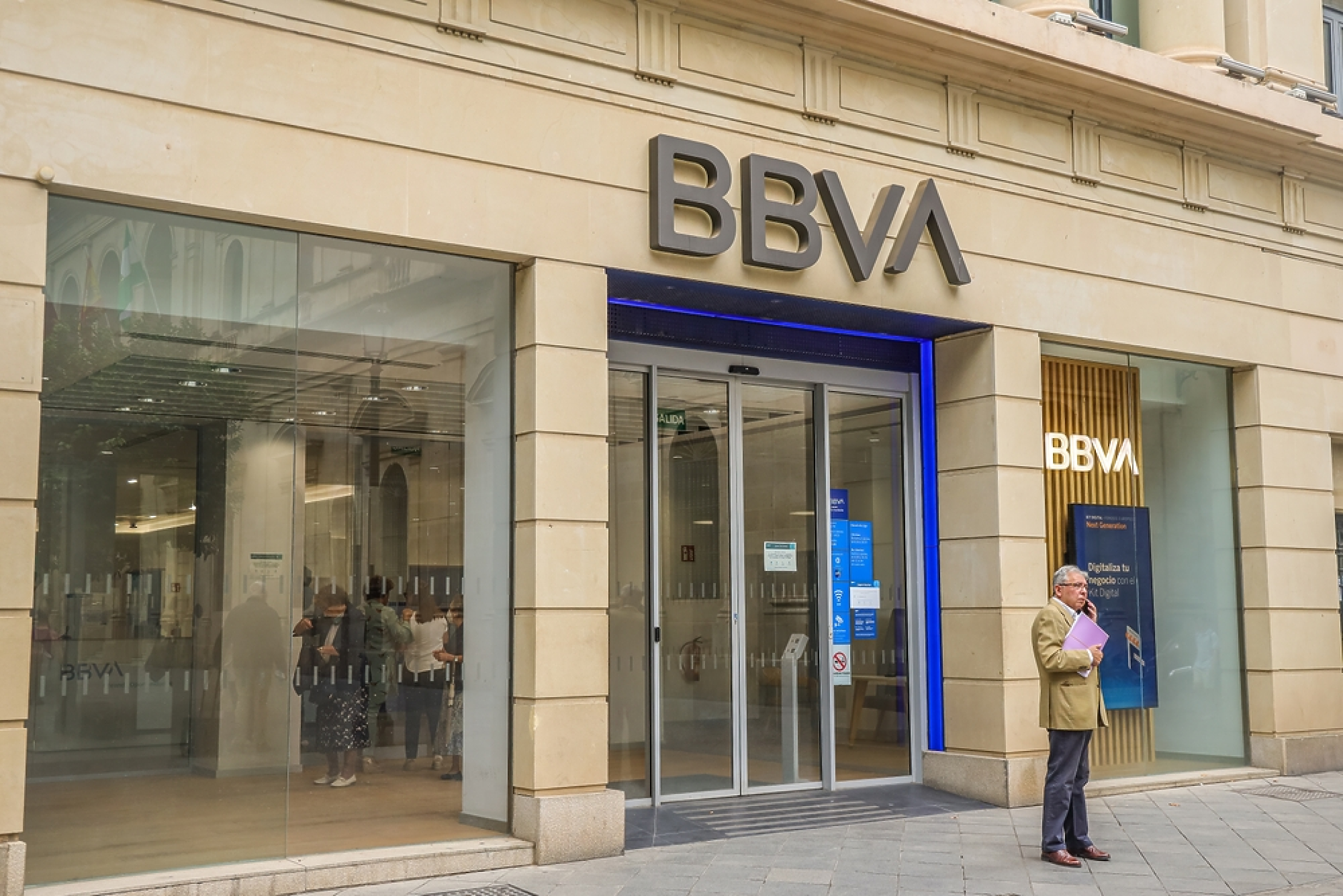 Испанската банка BBVA иска да купи конкурента си Sabadell за $12,3 млрд.