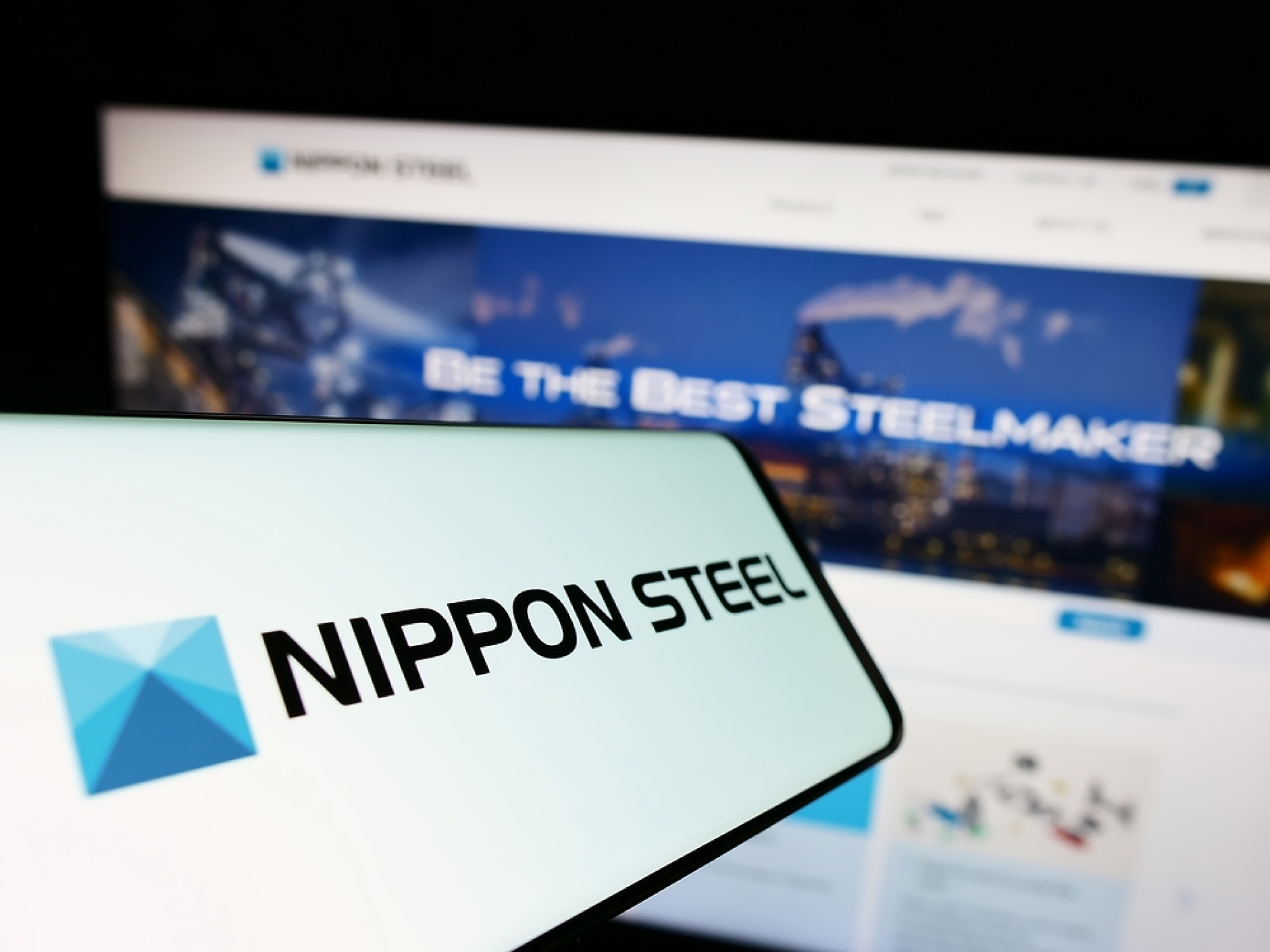 Японската Nippon Steel отчете над 20% спад в нетната печалба за годината