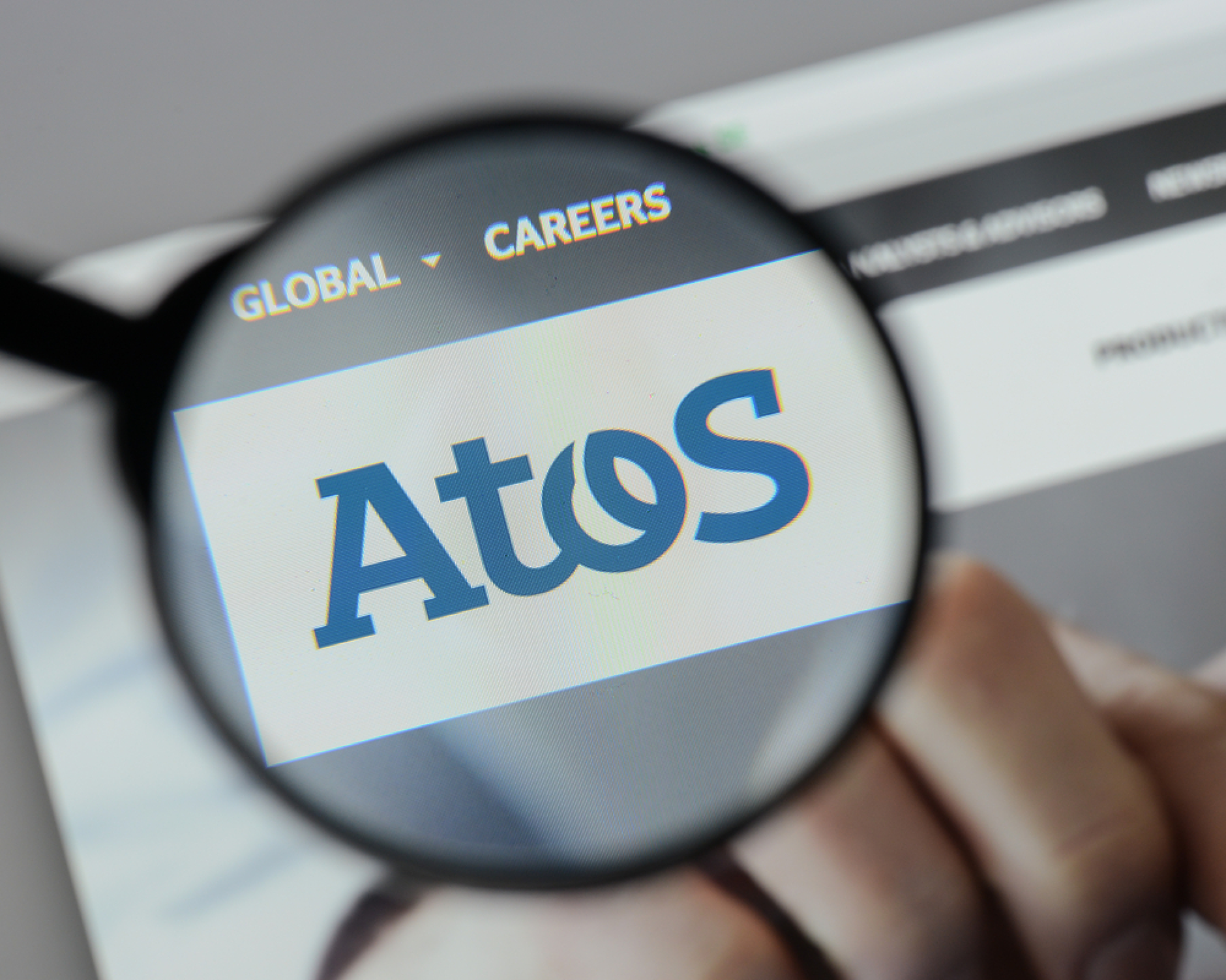 Затъналата в дългове френска ИТ фирма Atos е получила четири оферти за преструктуриране