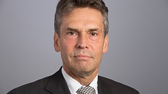 Дик Схооф високопоставен служител в нидерландското министерство на правосъдието и