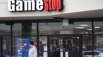 Акциите на GameStop потънаха с повече от 20 в търговията