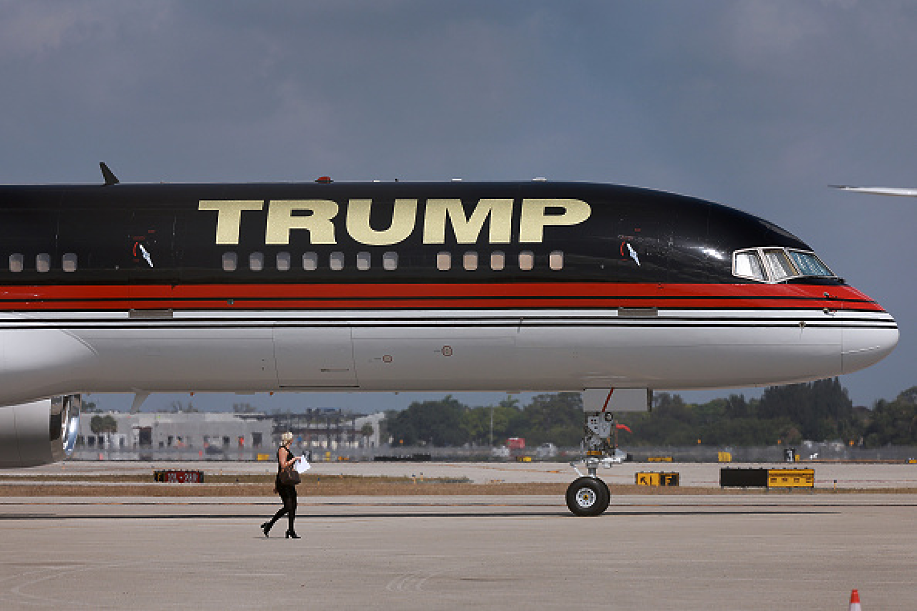 Самолет на Тръмп е ударил паркиран самолетна летище във Флорида