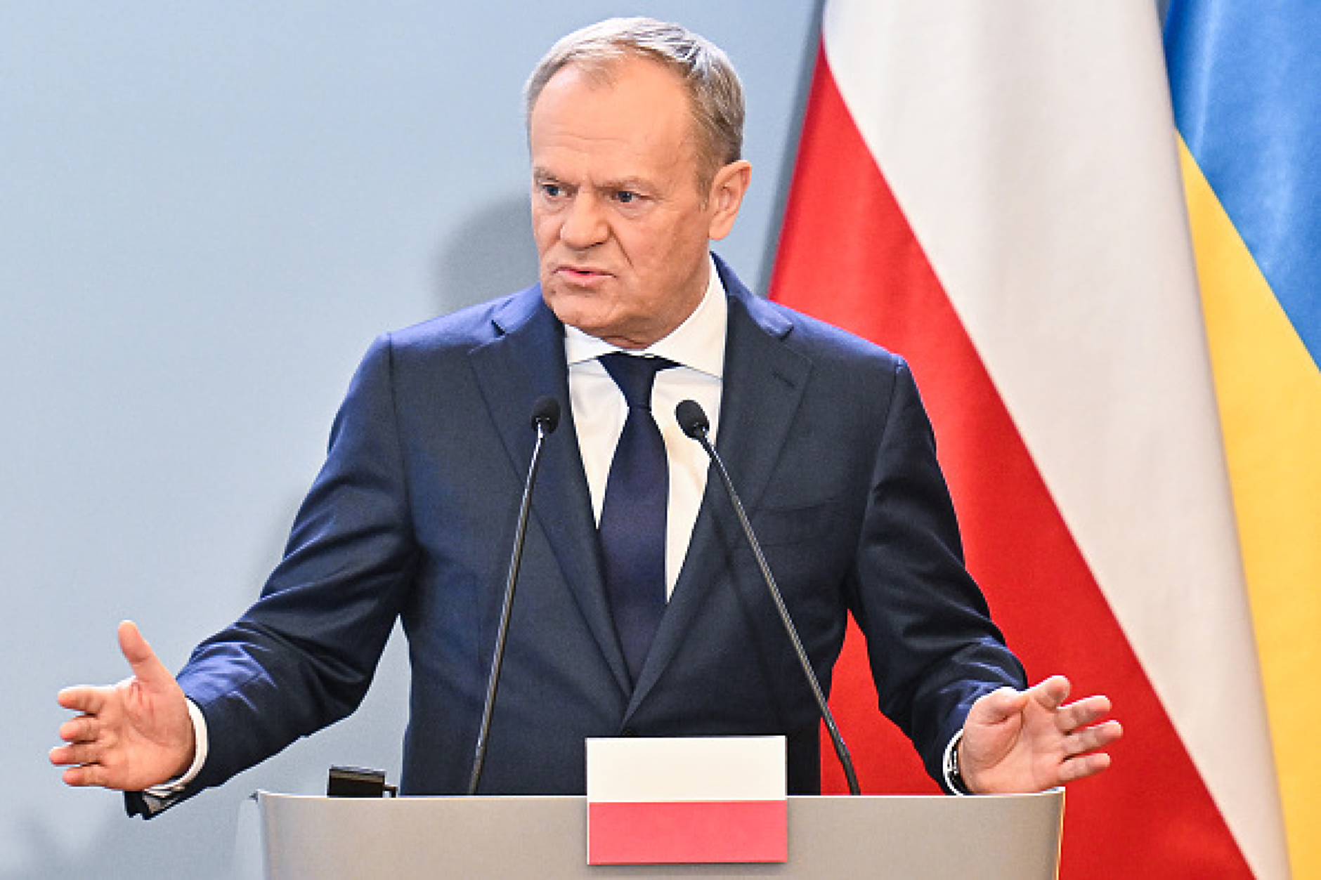 Полският премиер обвини Русия, че се опитва да вкара в Европа хиляди мигранти от Африка 