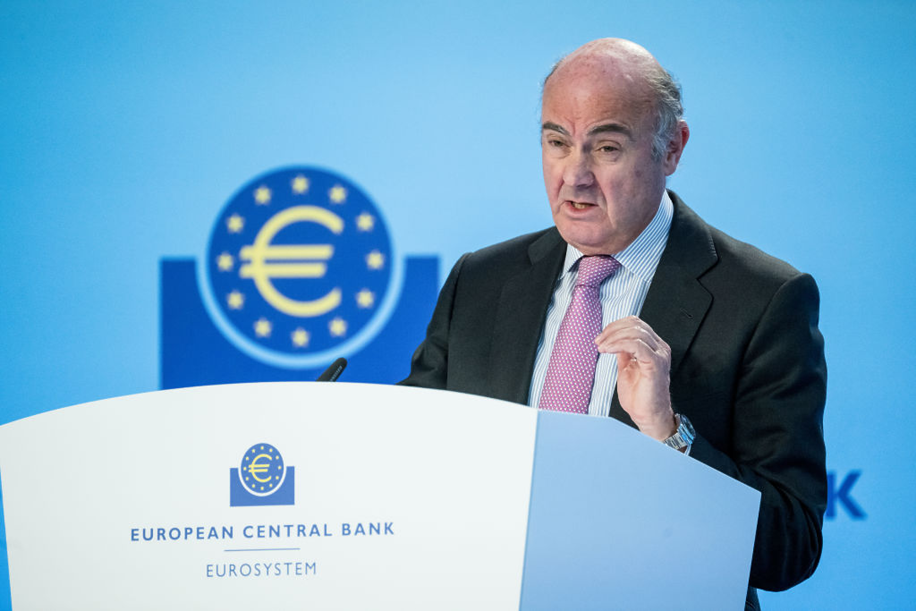 Де Гиндос от ЕЦБ счита намаляването на лихвите през юни за „разумно
