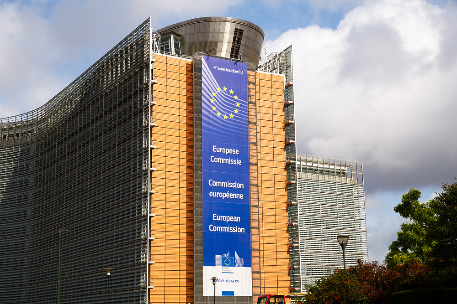 НА ЖИВО: Водещите кандидати за председател на Европейската комисия на дебат в Брюксел