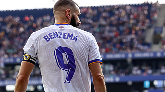 Нападателят на Реал Карим Бензема е новият носител на Златната топка