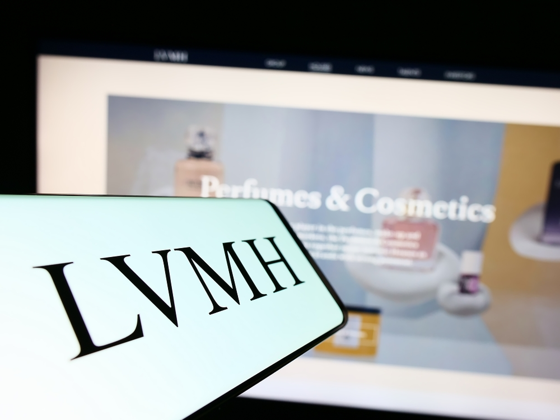 LVMH разширява партньорството си с   Alibaba в областта на облачните услуги 