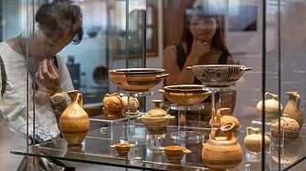 Българите посещават все по често музеи  Посещенията в музеите през