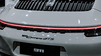 Porsche  представи първия хибрид на легендарния  модел 911 Carrera GTS 
