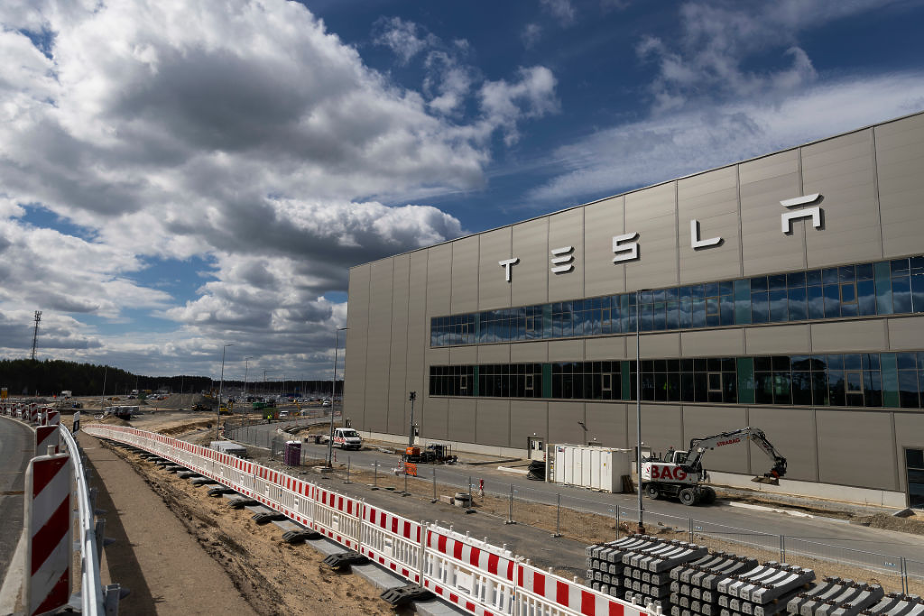 Tesla е получила разрешение да разшири завода си в Германия
