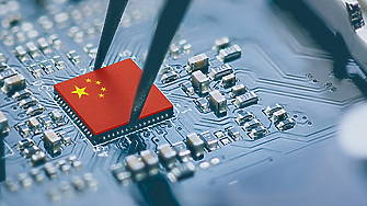 Китайски производители на чипове опитват да заменят вносните компоненти заради санкциите на САЩ