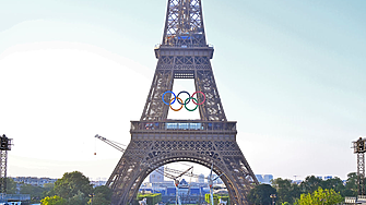 Олимпийските кръгове се появиха на Айфеловата кула в Париж