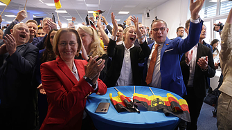 Водачът на евролистата на „Алтернатива за Германия“ скара партията с „Национален сбор“ на Льо Пен