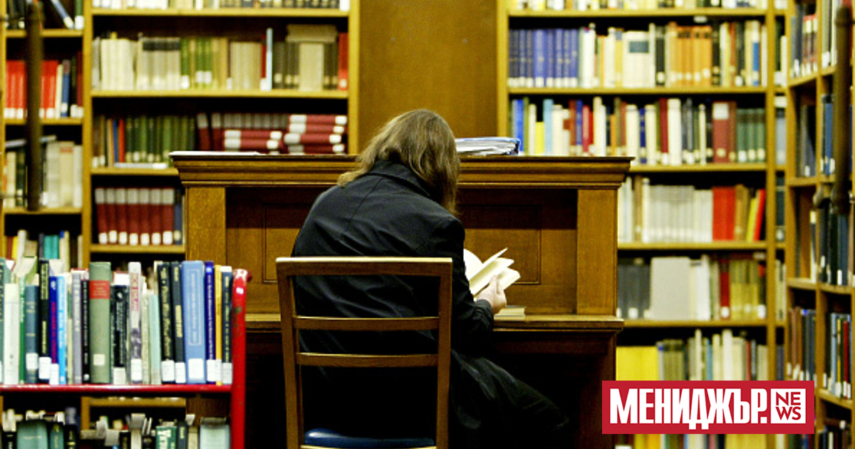 Във Великобритания книги на автори, сред които Реймънд Бригс, Дейвид