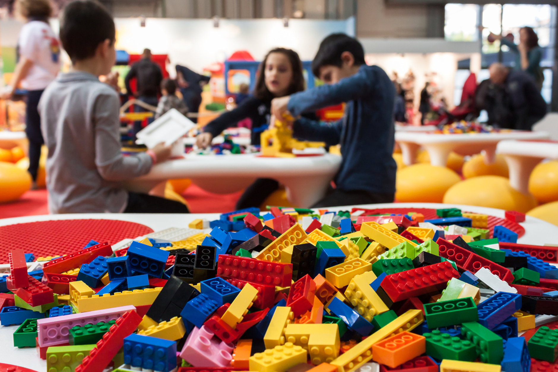 Рискованата технология, която промени курса на компанията Lego