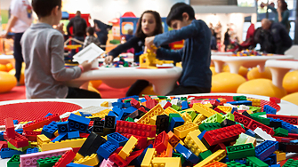 Повечето хора мислят за Lego като за компания която прави
