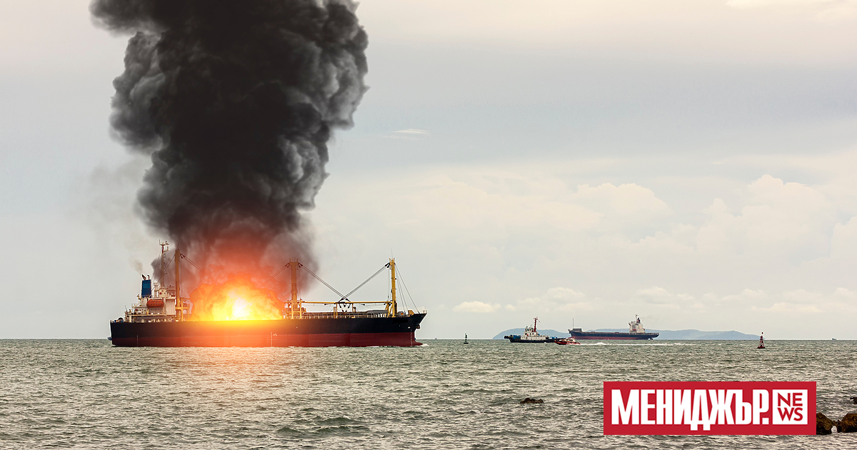 Кораб се запали в Аденския залив след ракетен удар. Това