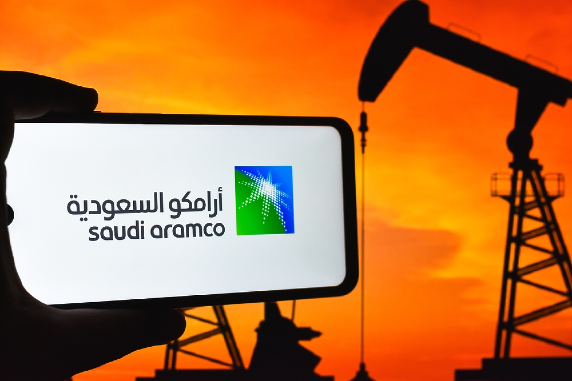 Петролният гигант Saudi Aramco планира да продаде акции на стойност до $20 млрд.