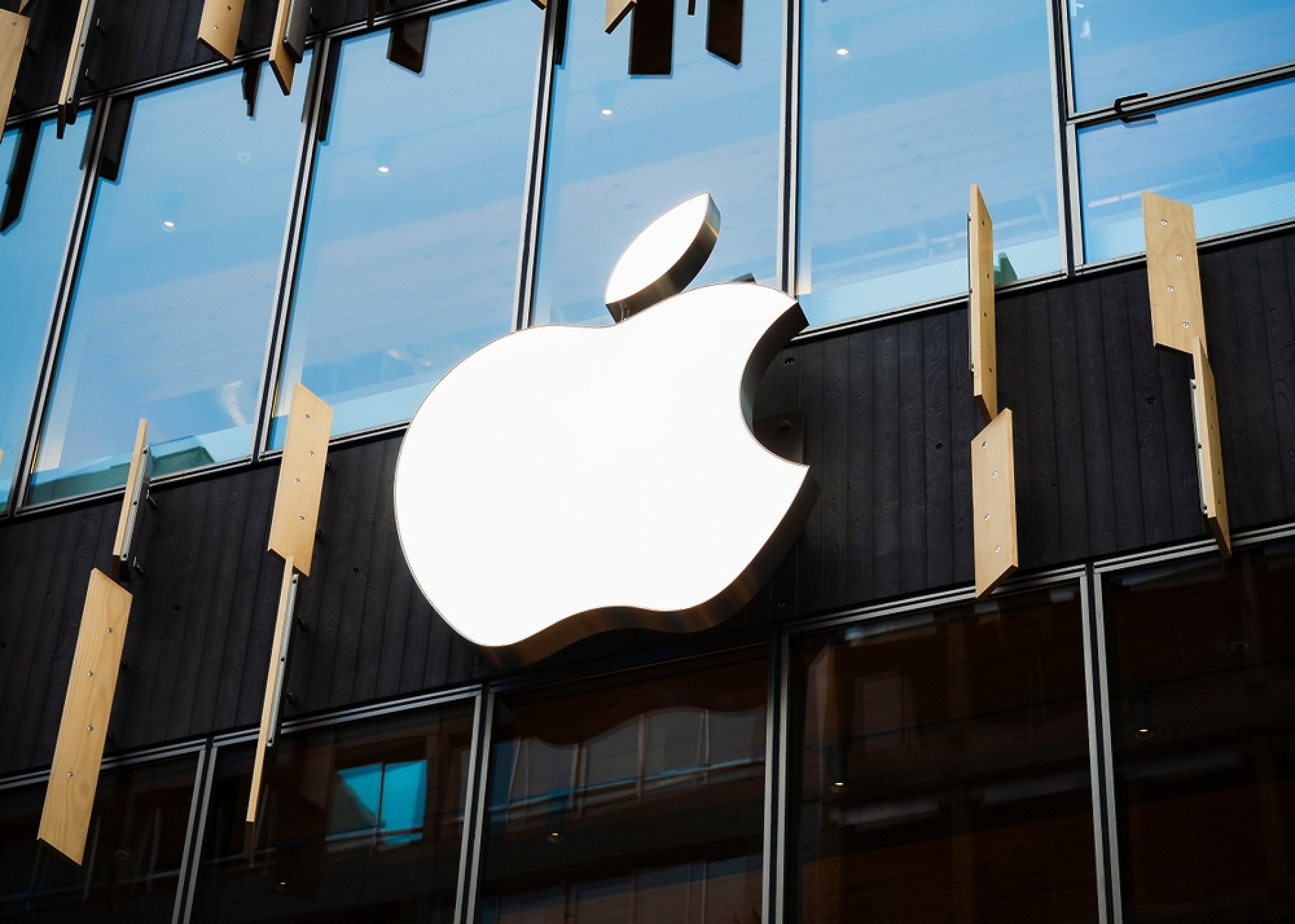 Apple оглави класацията на най-скъпите марки в света за трета поредна година