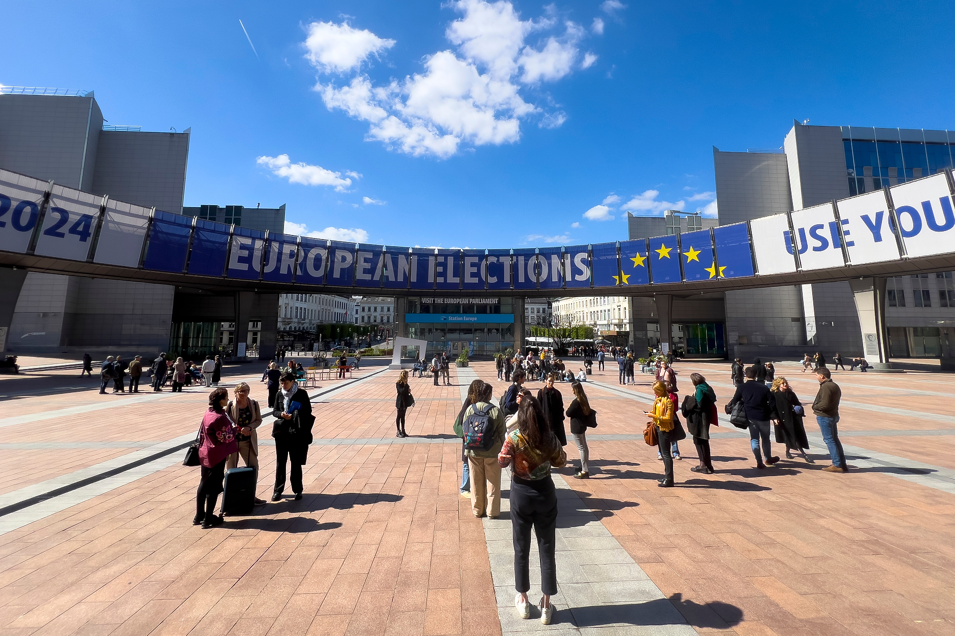 Италия слага край на изборите за Европарламент днес