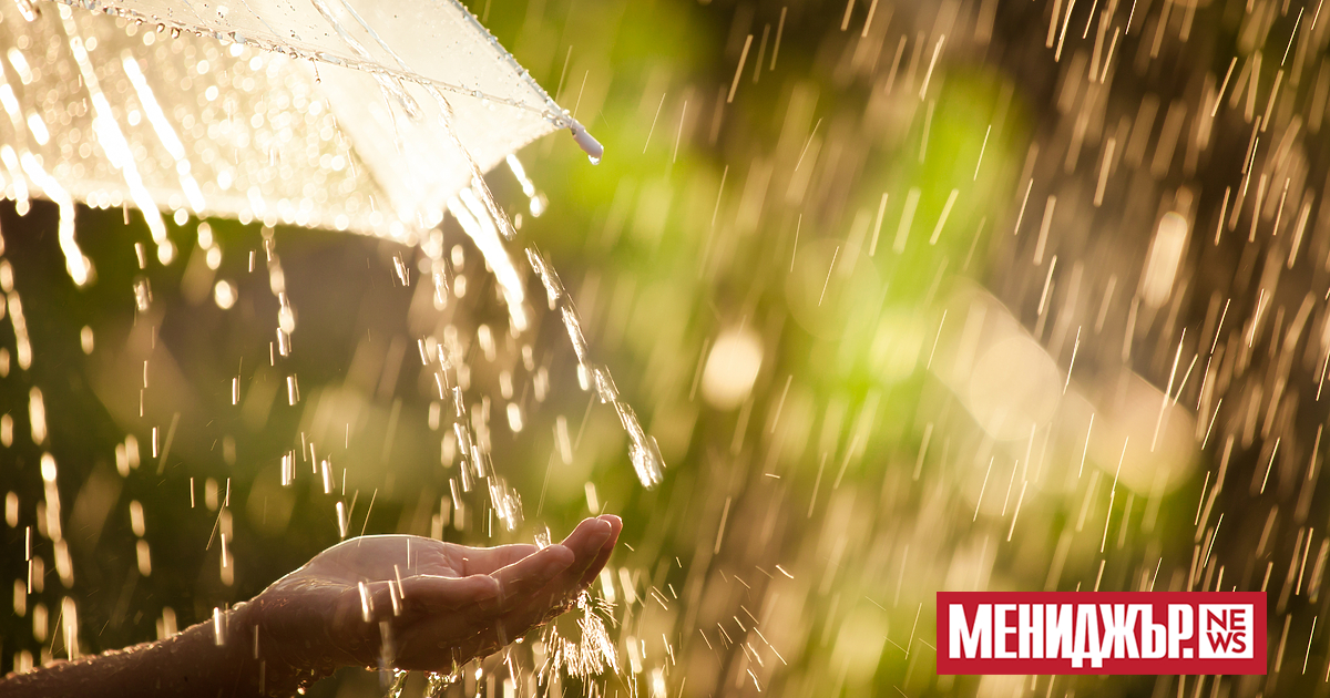 Хладен атмосферен фронт преминава над страната, но температурите остават високи.