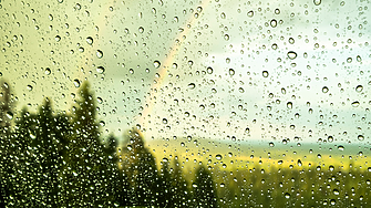 Времето: Жълт код за интензивни валежи в цяла Северна България