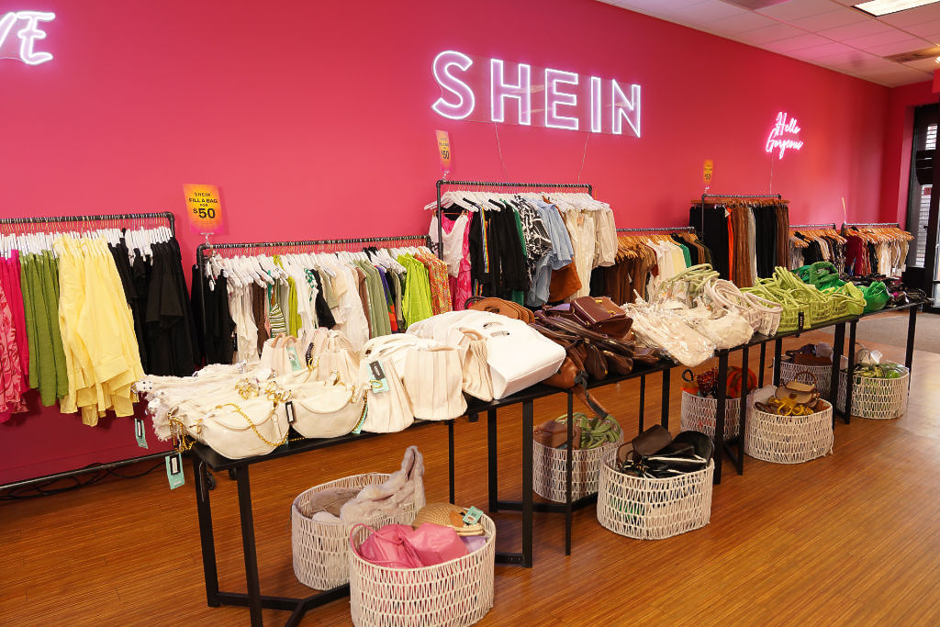 Търговецът на бърза мода Shein подаде документи за листване в Лондон