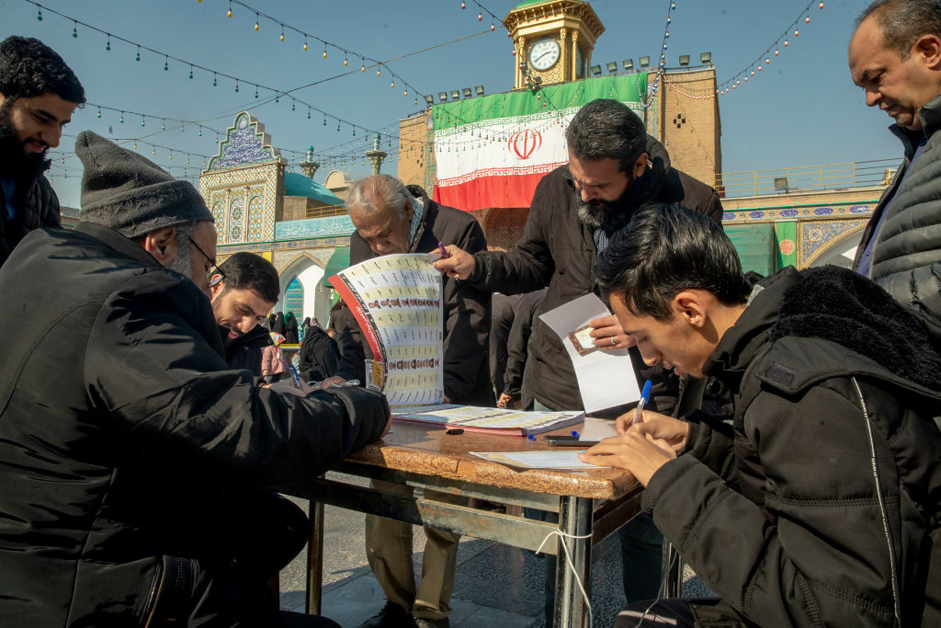 В Иран започнаха изборите за нов президент