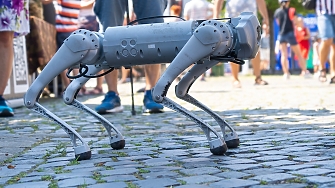 Конгресът на САЩ изрази загриженост че китайски бойни кучета роботи въоръжени