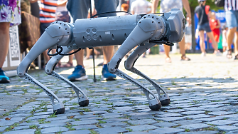 Конгресът на САЩ притеснен, че Китай пуска на въоръжение бойни кучета-роботи