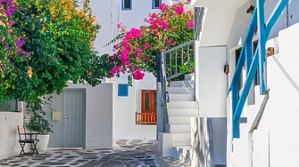 Гръцкото правителство подготвя мерки за ограничаване на наемите на туристическите