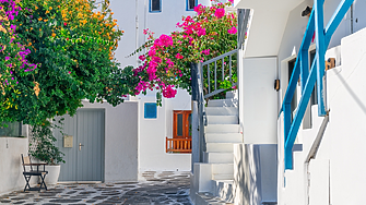 Гърция иска да въведе лимит на наемите на туристическите имоти